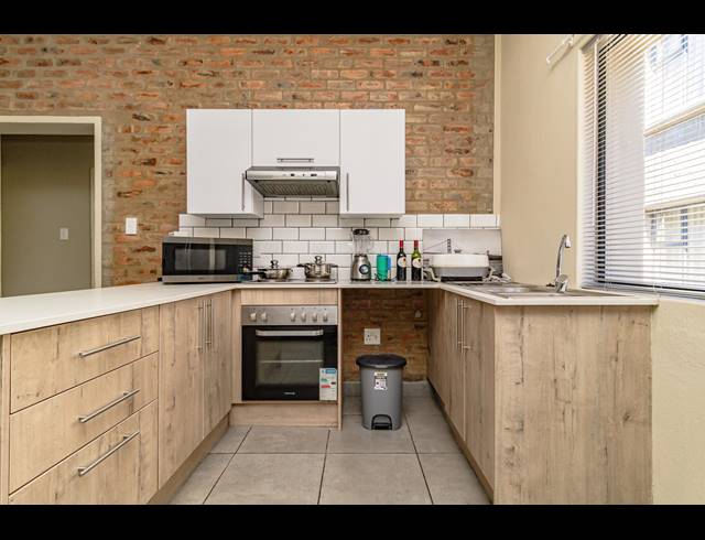 2 BEDROOM APARTMENT FOR SALE IN POMONA